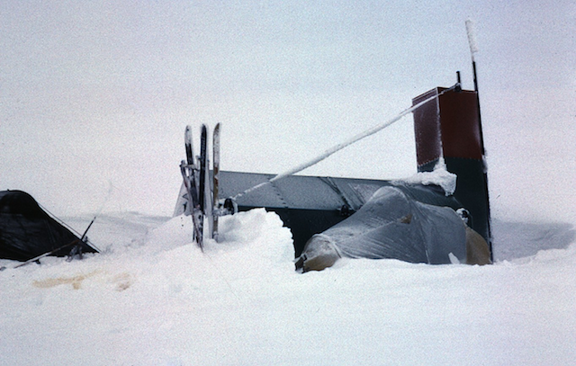 Lake Albina Survival Hut Reet Valack