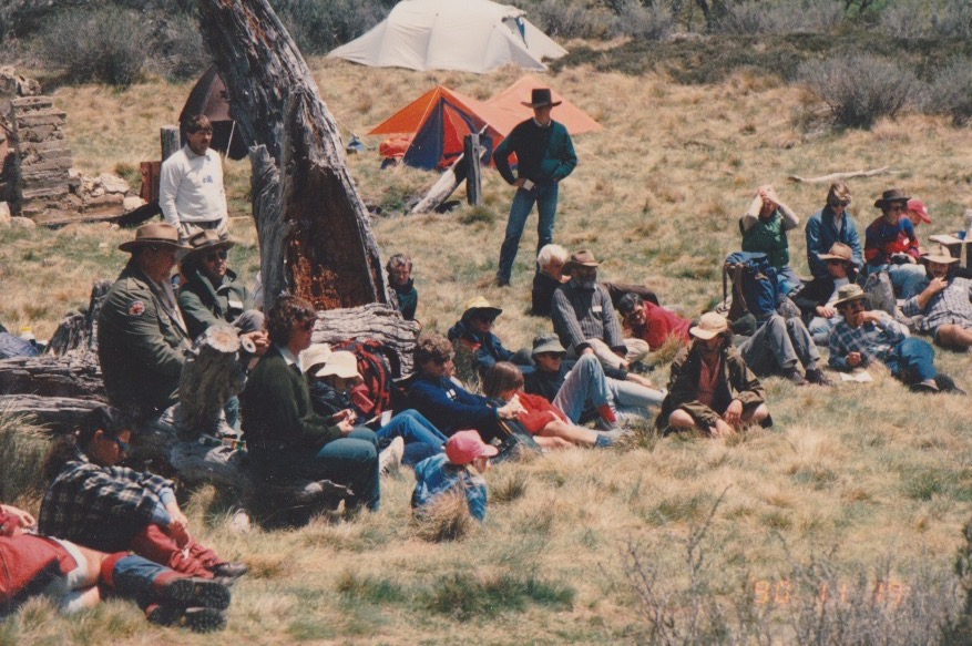 burrunggubugge hut opening crowd olaf moon 1990