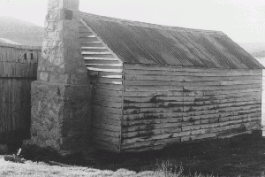 Daveys hut 1982 KHA Weekend Reet Vallack Collection 1982