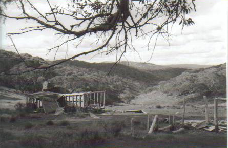 Photo of Farm Ridge hut in 1969
