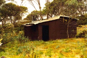 &#169; Happy Jacks Plain hut exterior photo "RG" 2001
